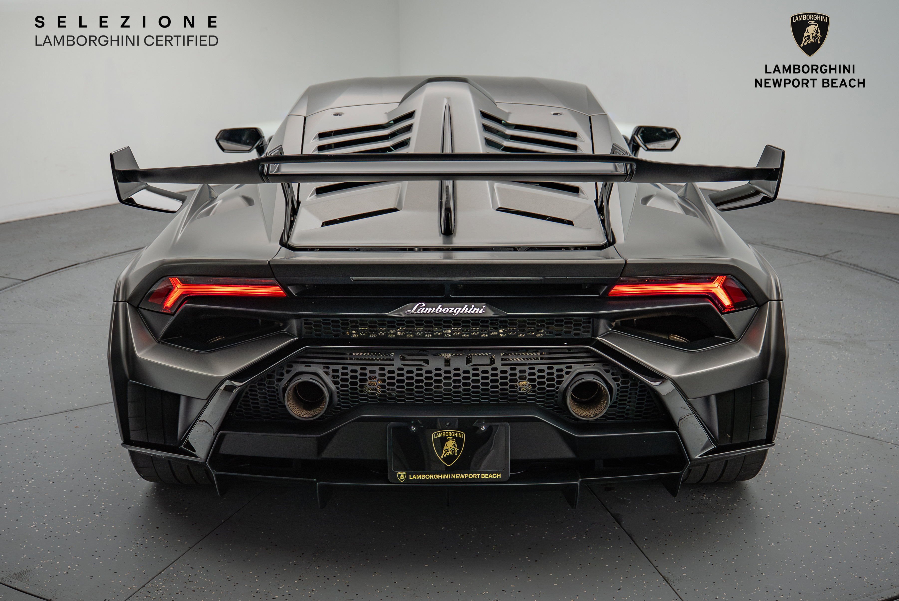 Used 2023 Lamborghini Huracan STO image 16