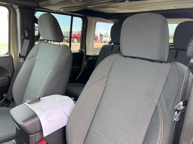 Used 2025 Jeep Wrangler Willys image 9