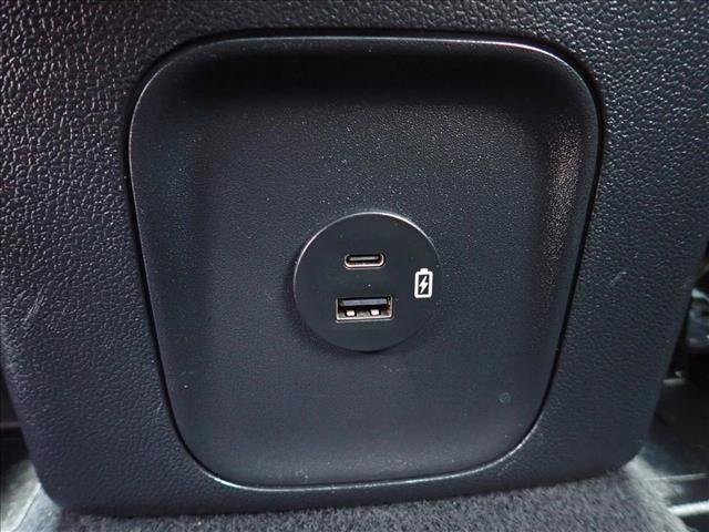 Used 2020 Ford Escape Titanium AWD/4WD image 11