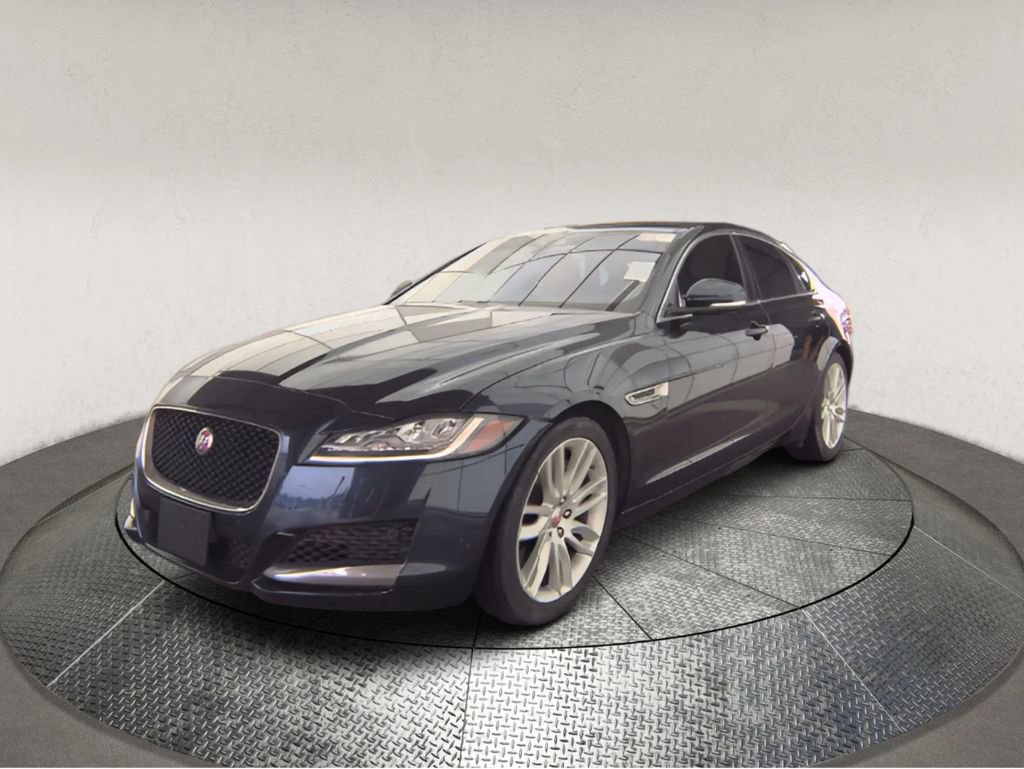 Used 2017 Jaguar XF Prestige image 3