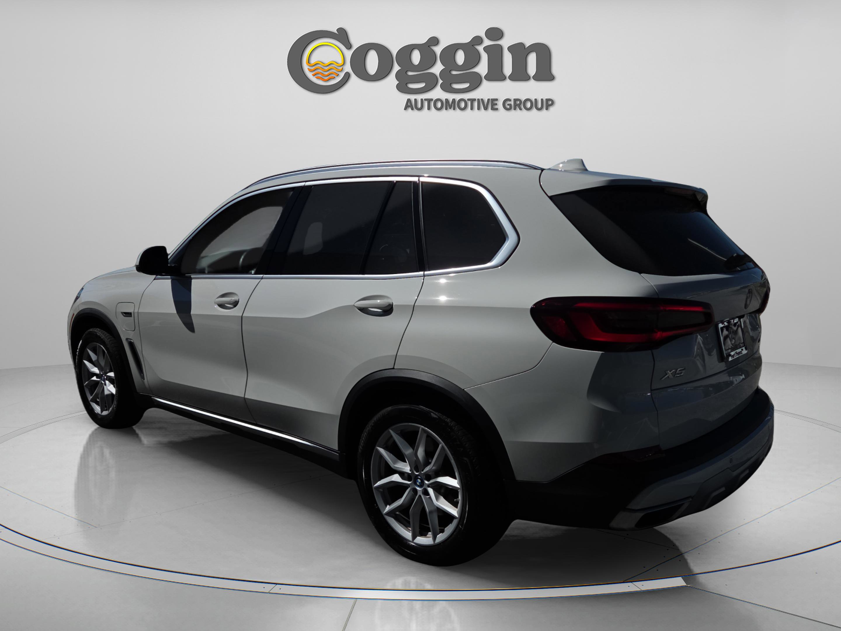 Used 2022 BMW X5 xDrive45e image 4