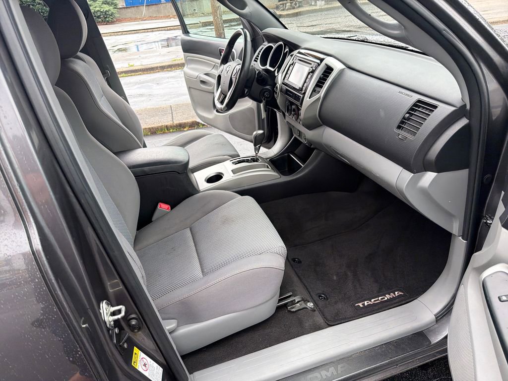Used 2015 Toyota Tacoma 4x4 Access Cab V6 w/ TRD Sport Package image 35