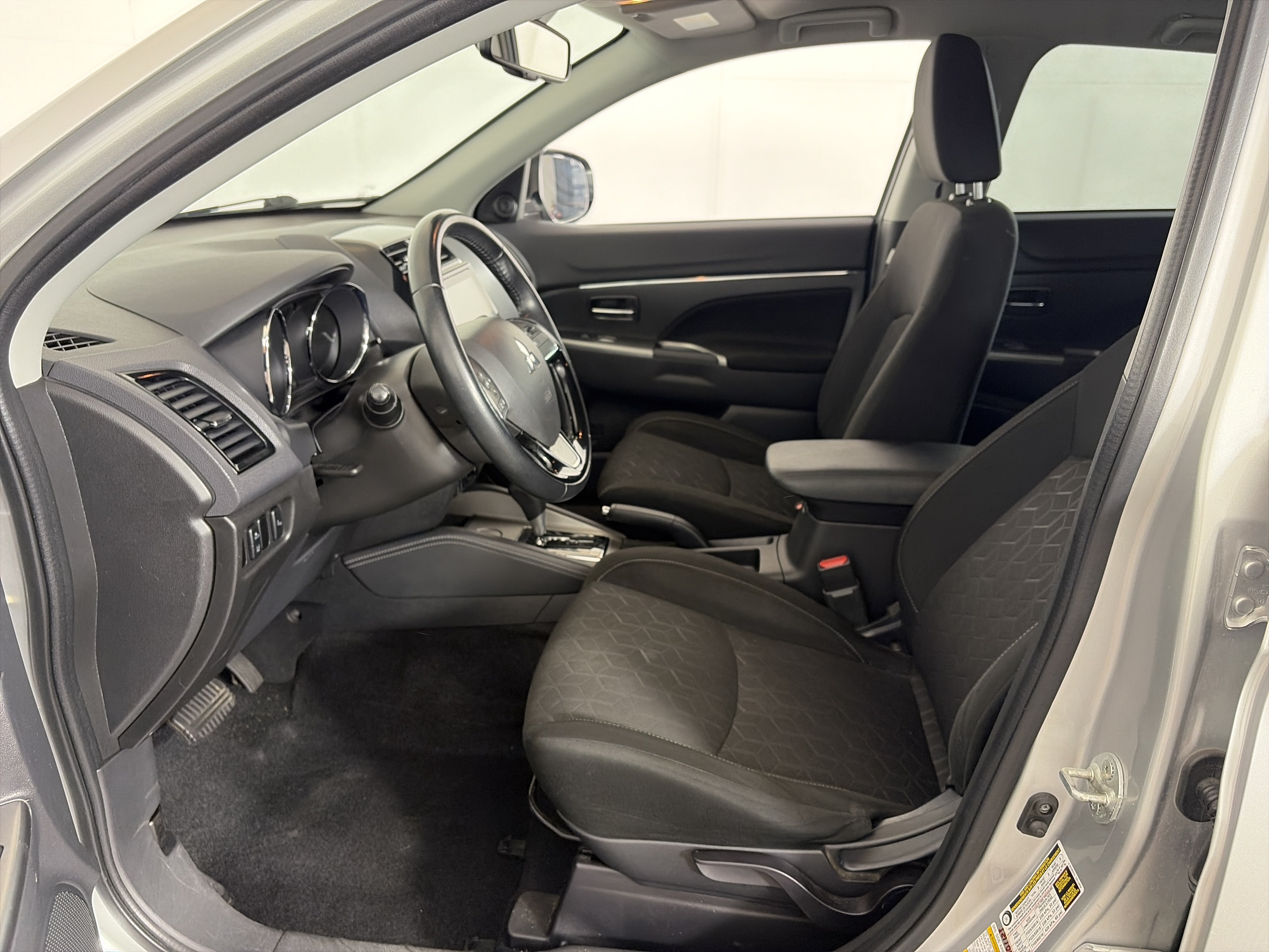 Used 2021 Mitsubishi Outlander Sport SE FWD image 6