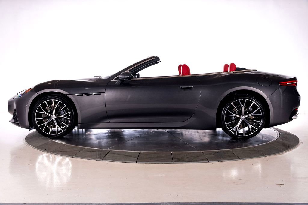 New 2026 Maserati GranCabrio Modena image 2