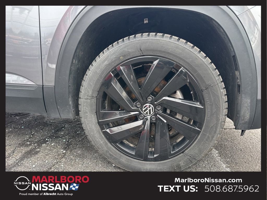 Used 2023 Volkswagen Atlas Cross Sport SE w/ Black Wheel Package image 9