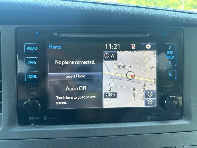 Used 2015 Toyota Sienna XLE w/ XLE Navigation Package FWD image 20