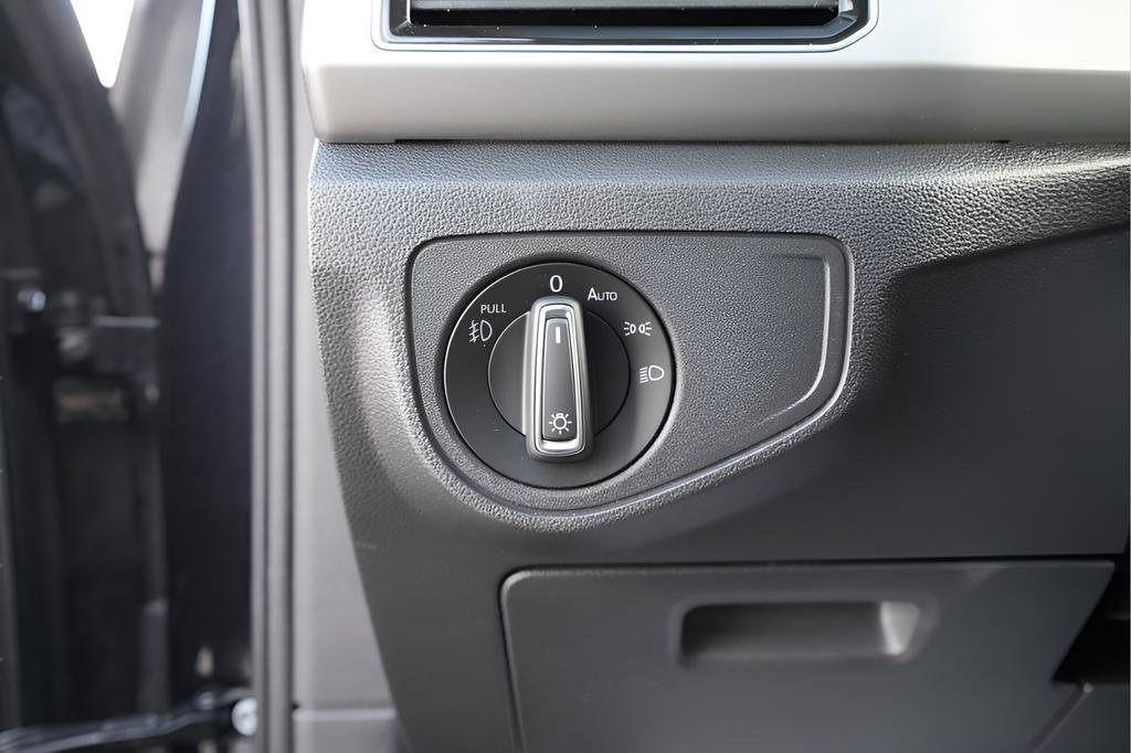 Used 2019 Volkswagen Atlas SEL Premium image 32