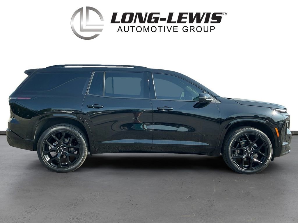 Used 2026 Chevrolet Traverse RS FWD image 8
