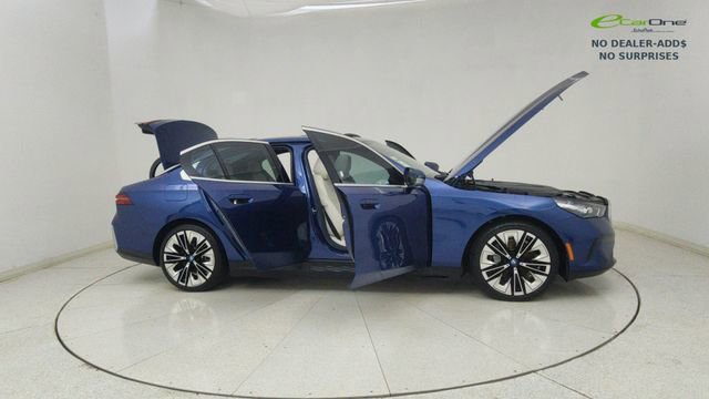 Used 2025 BMW i5 xDrive40 w/ Premium Package image 71