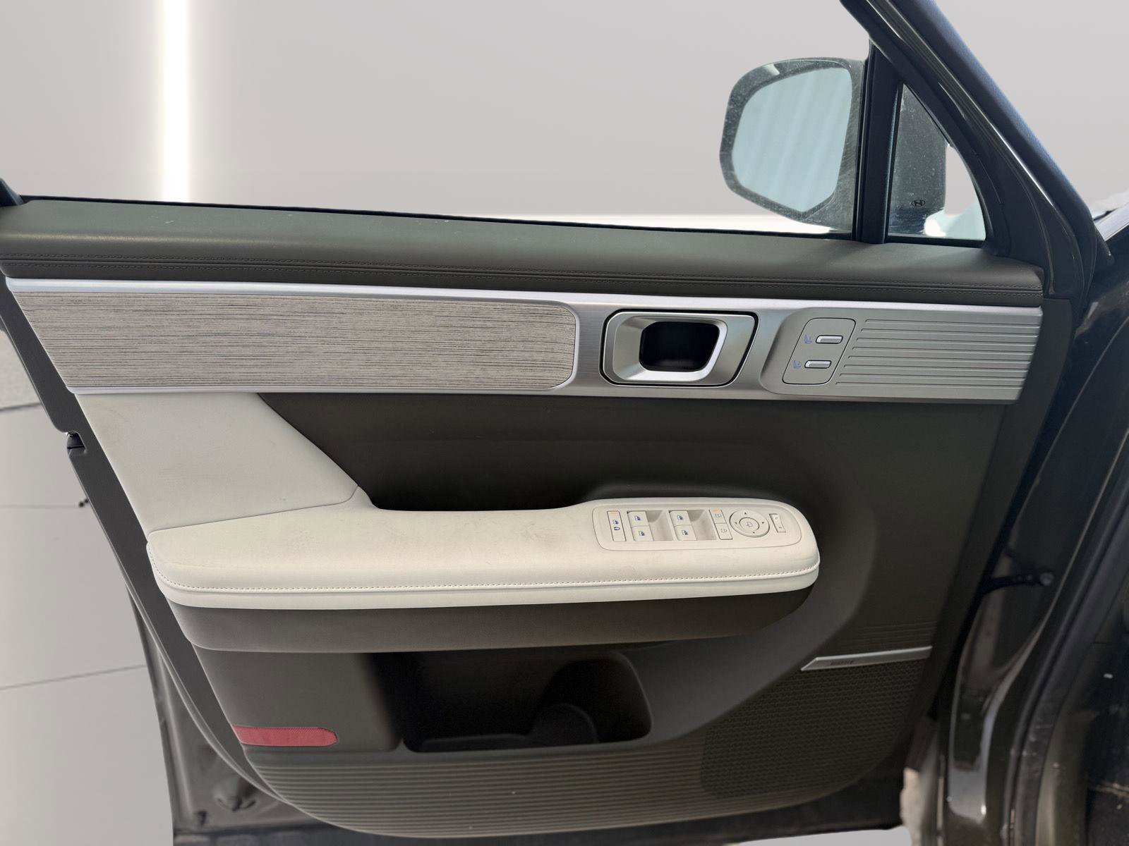 Used 2025 Hyundai Santa Fe Calligraphy AWD/4WD image 45