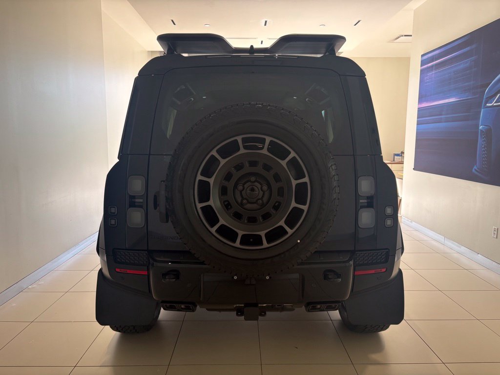 New 2026 Land Rover Defender 110 AWD/4WD image 5