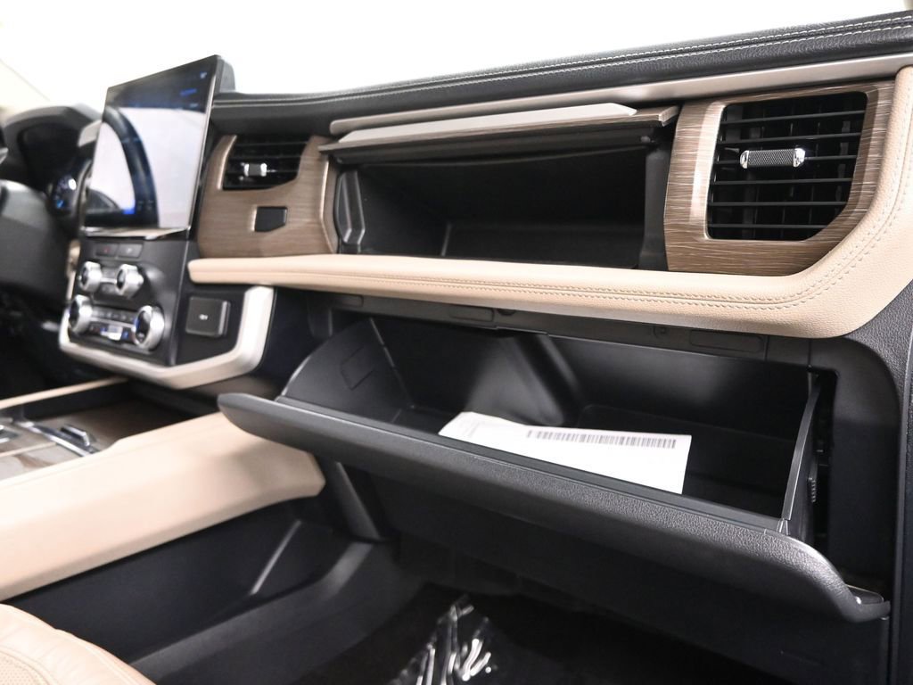 Used 2023 Ford Expedition Max Limited image 25