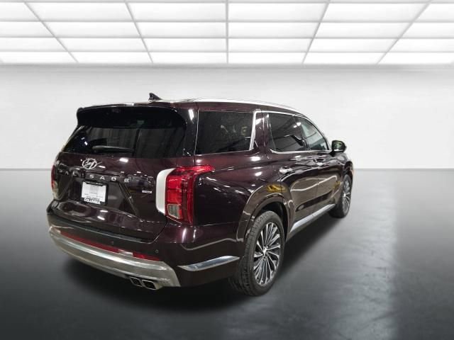 Used 2024 Hyundai Palisade Calligraphy image 5