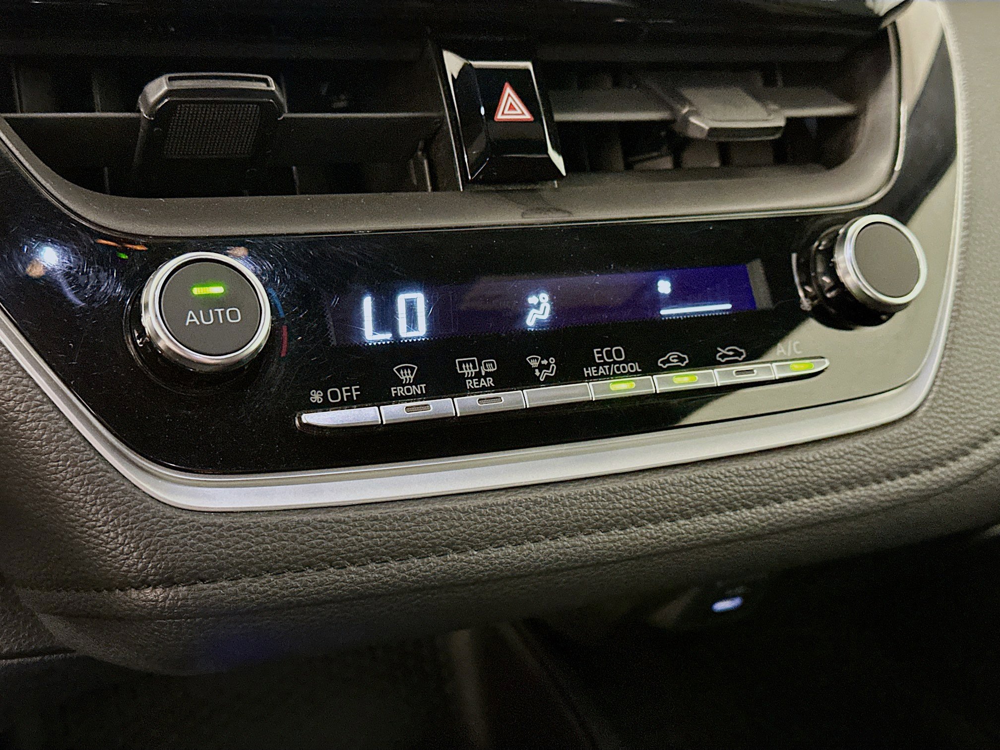 Used 2024 Toyota Corolla SE image 23