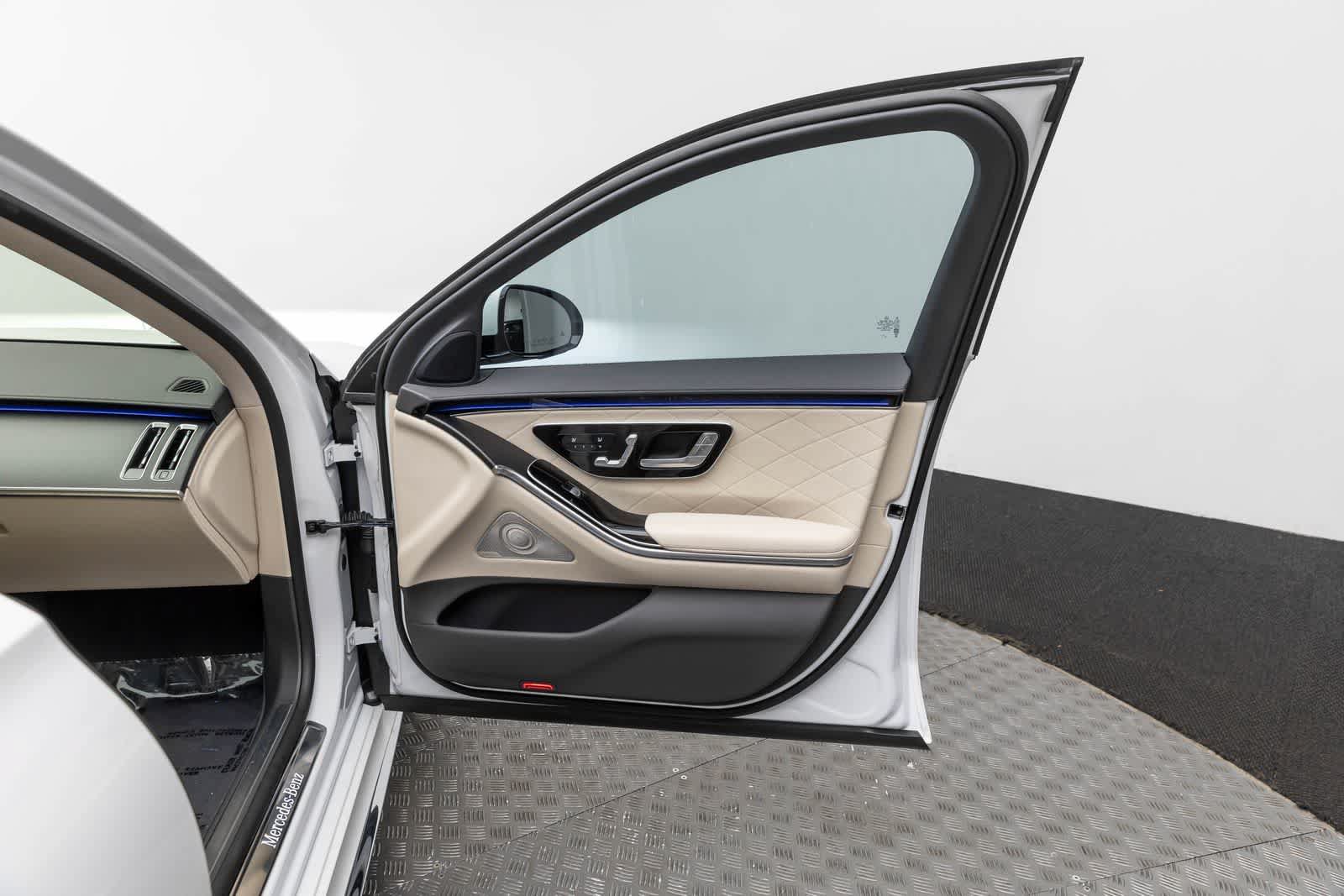 Used 2025 Mercedes-Benz S 580 4MATIC Sedan image 38