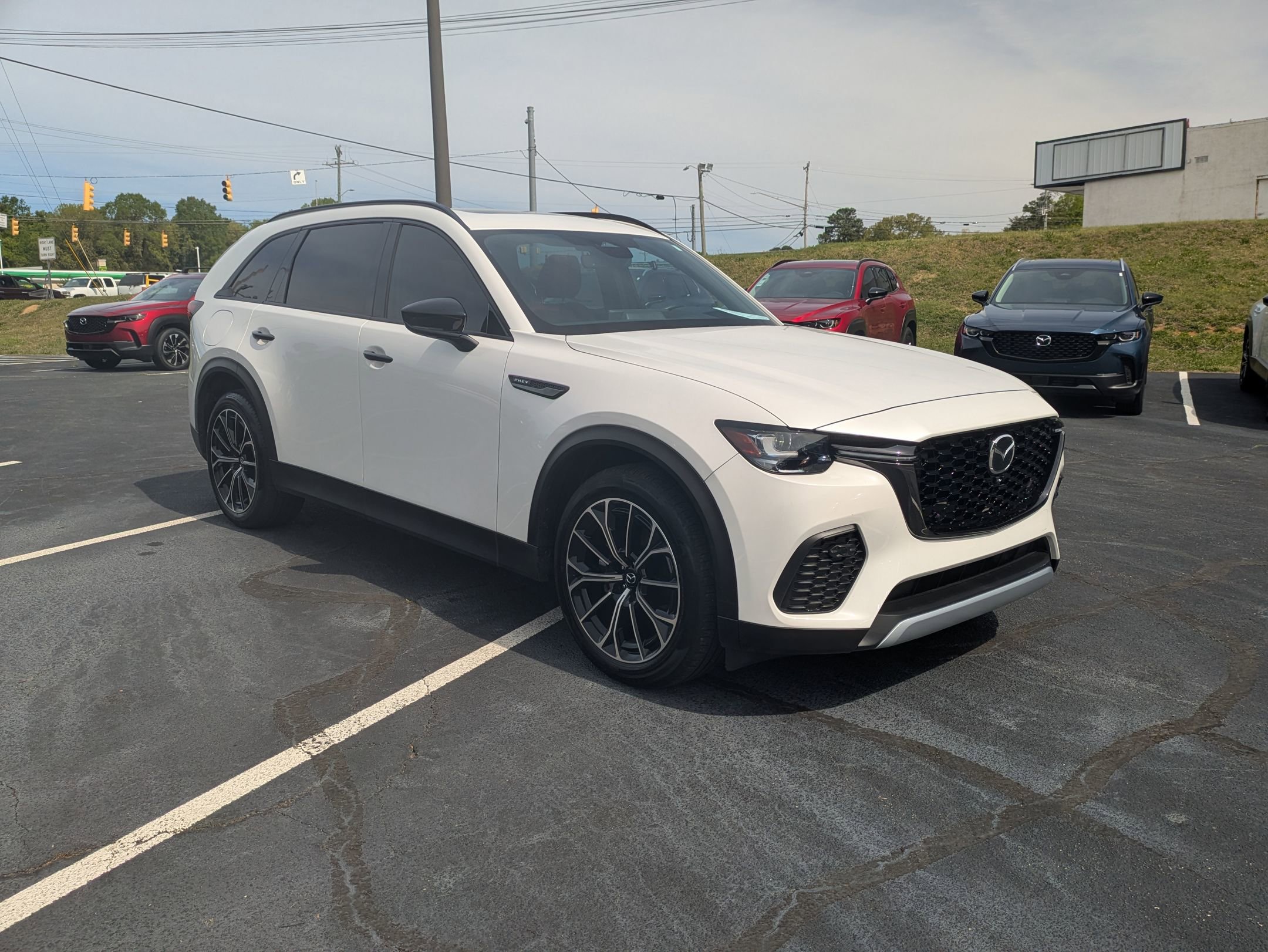 Certified 2025 MAZDA CX-70 Plug-In Hybrid w/ Premium Plus image 3