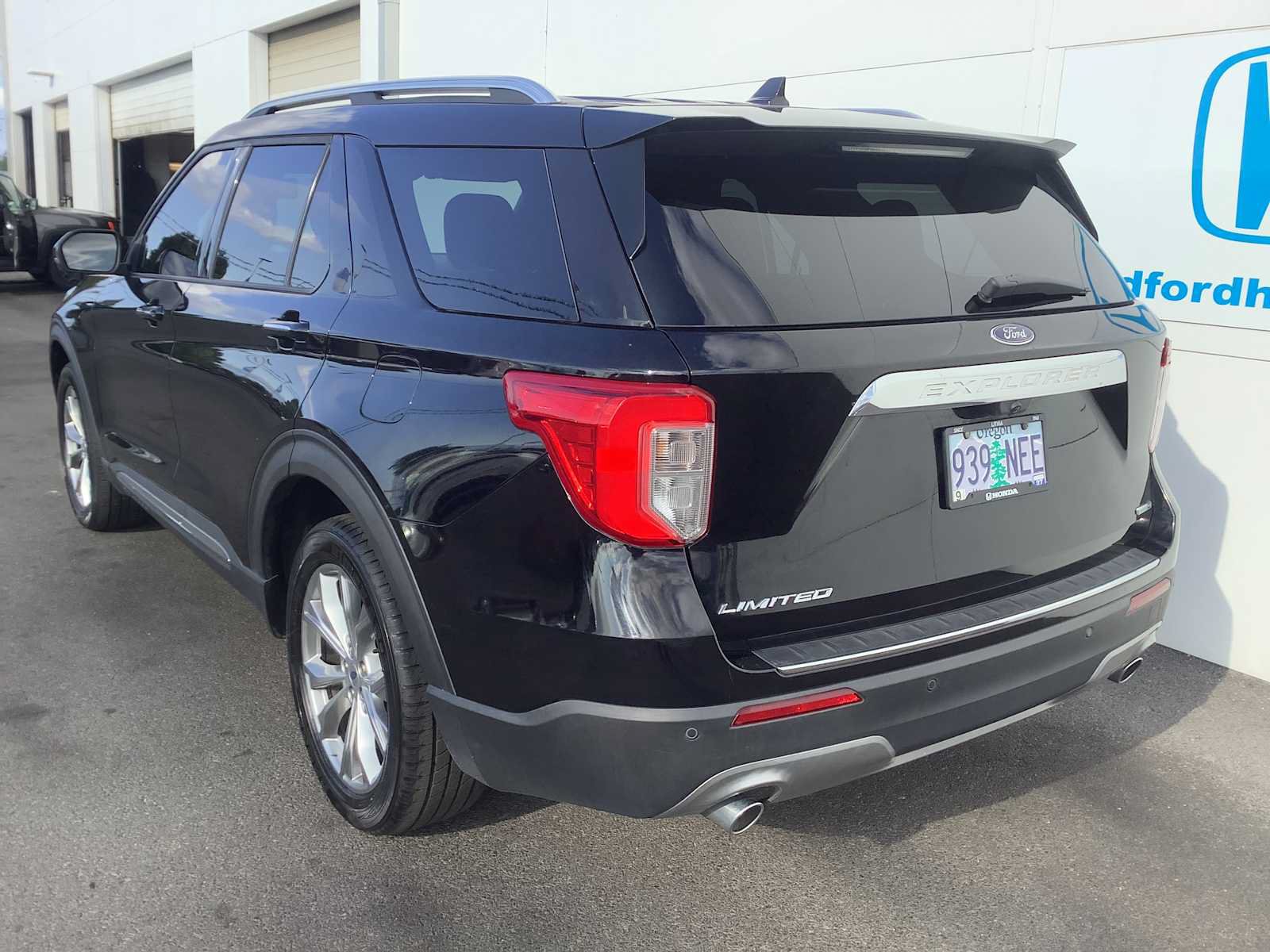 Used 2020 Ford Explorer Limited AWD/4WD image 4