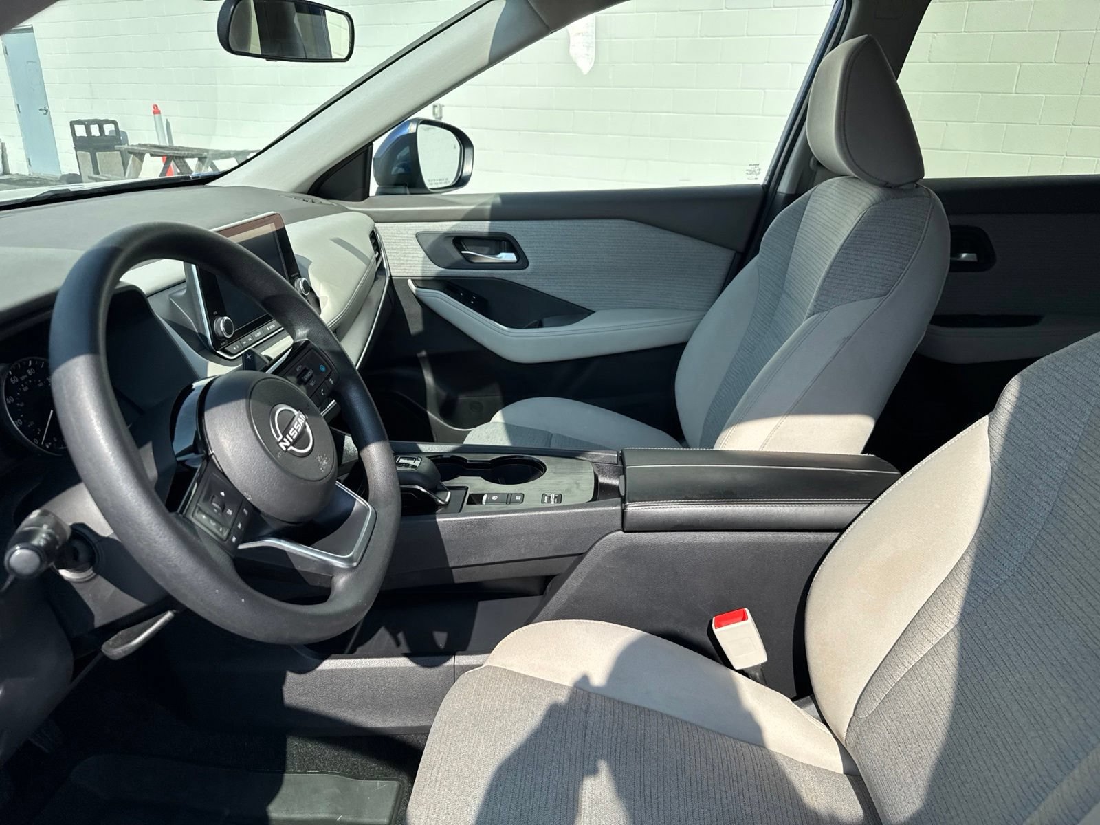 Used 2023 Nissan Rogue SV FWD image 20