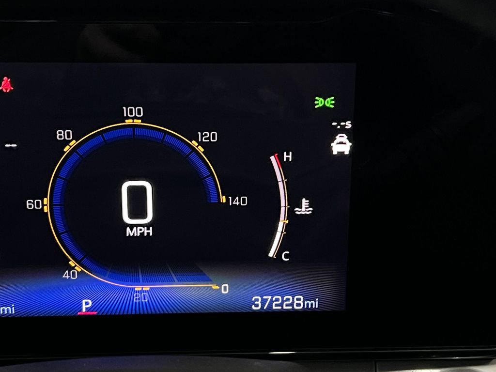 Used 2024 Chevrolet Trax LT w/ LT Convenience Package image 18