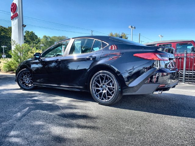 Used 2025 Toyota Camry SE w/ Convenience Package FWD image 6