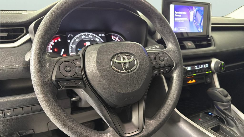 Used 2025 Toyota RAV4 XLE w/ Convenience Package FWD image 24