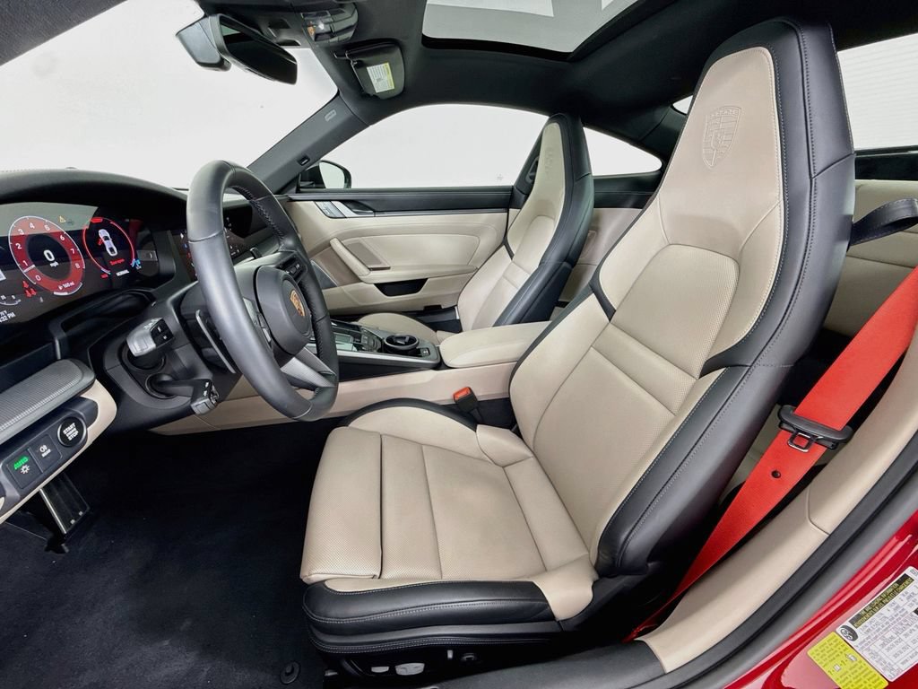 Certified 2025 Porsche 911 Carrera RWD image 5