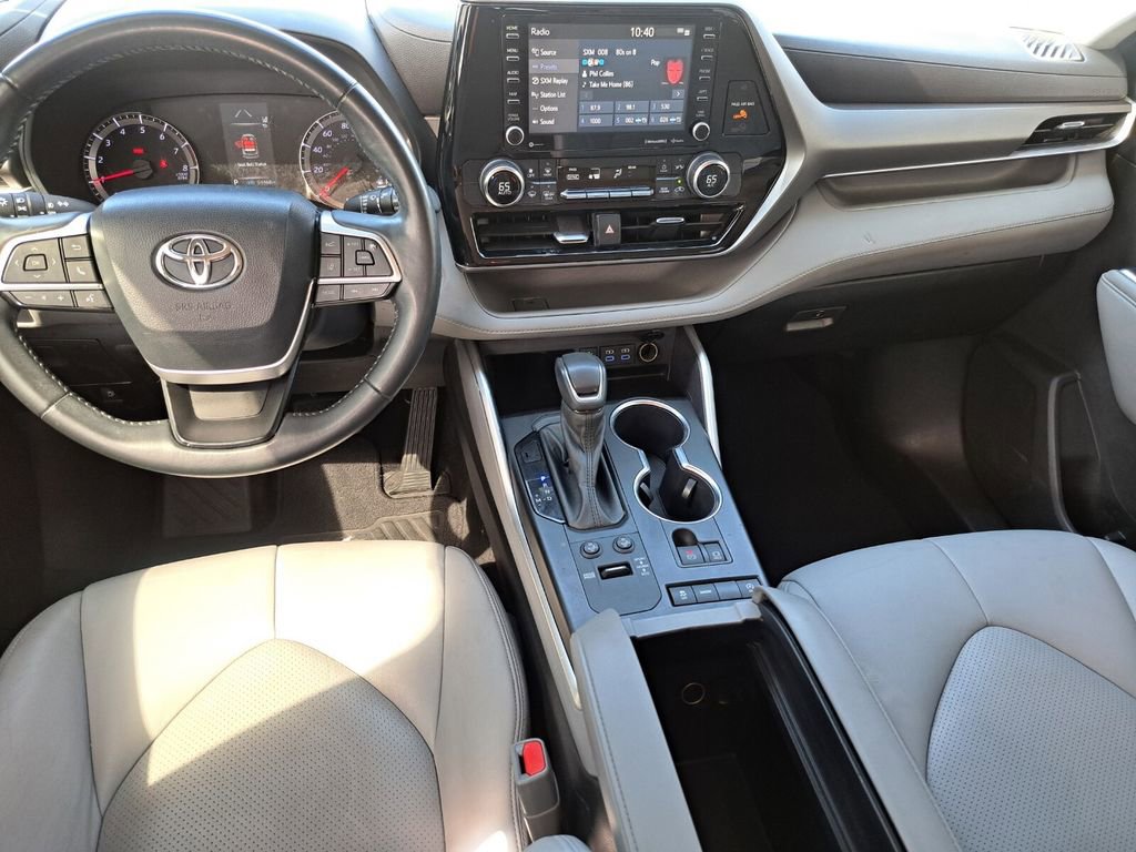 Used 2022 Toyota Highlander LE image 20