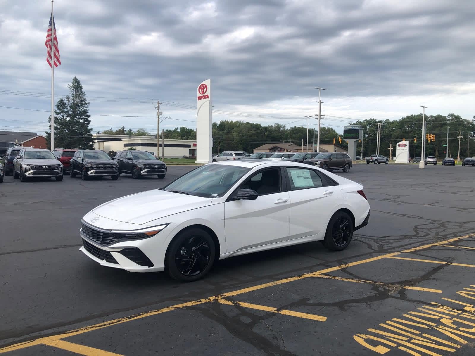 New 2026 Hyundai Elantra SEL Sport FWD image 4