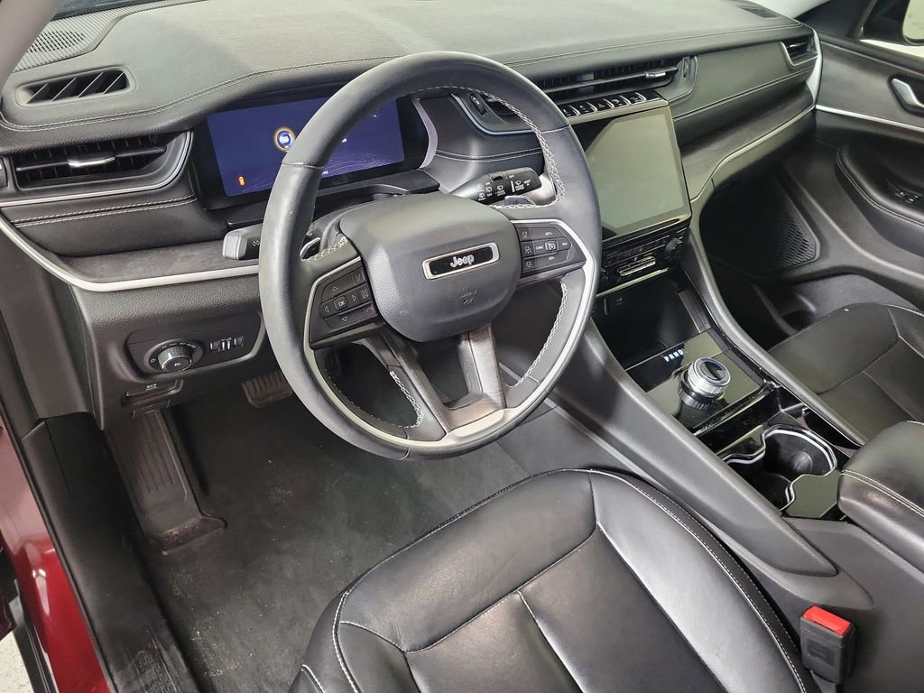 Used 2023 Jeep Grand Cherokee Limited w/ Black Appearance Package RWD image 12