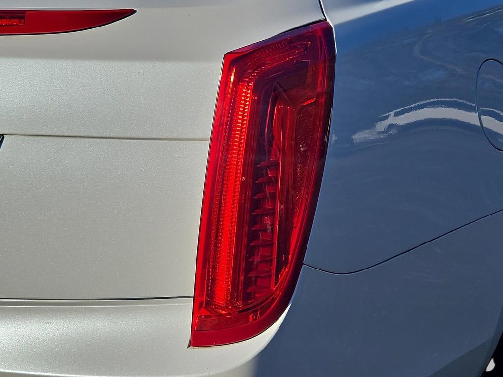 Used 2016 Cadillac XTS Luxury w/ Driver Awareness Package image 10