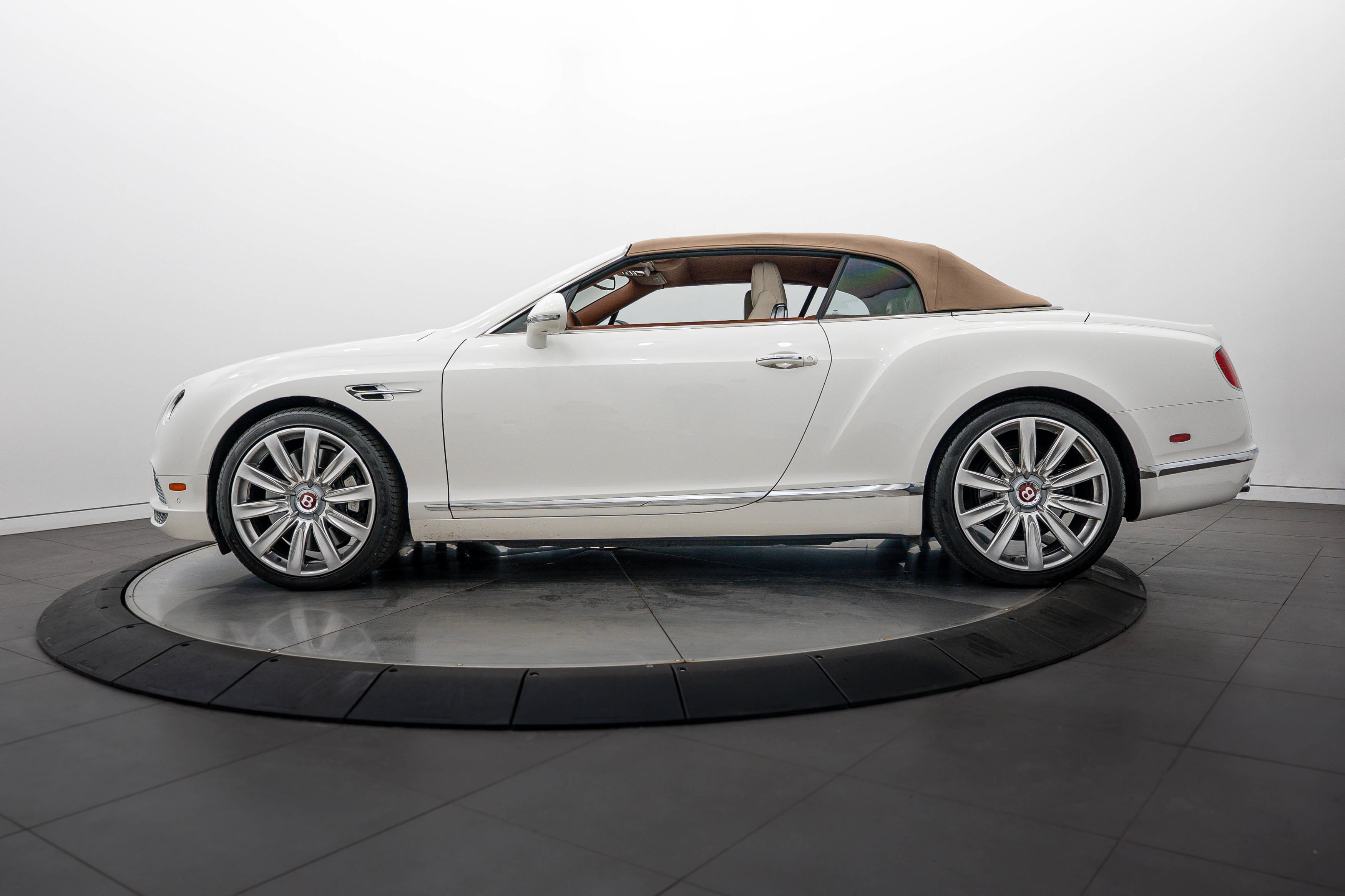 Used 2017 Bentley Continental GT AWD/4WD image 34