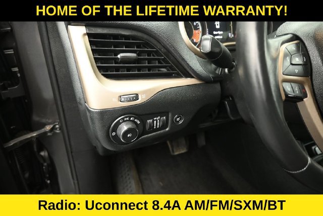 Used 2015 Jeep Cherokee Latitude w/ Comfort/Convenience Group AWD/4WD image 16