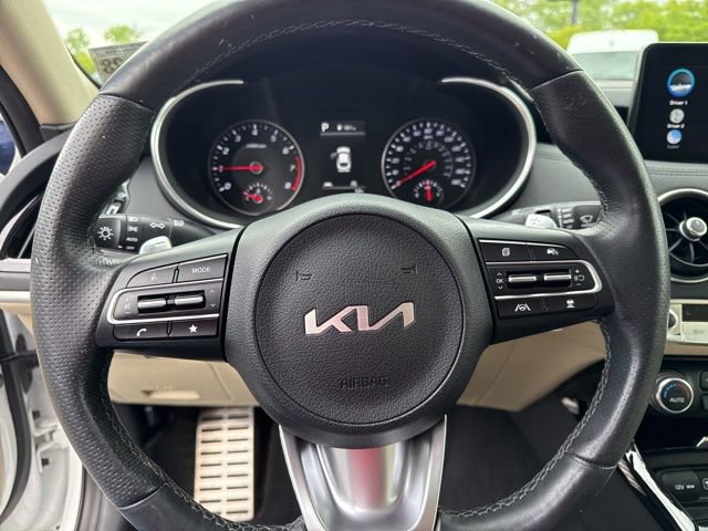 Used 2023 Kia Stinger GT-Line w/ Sun & Sound Package AWD/4WD image 16