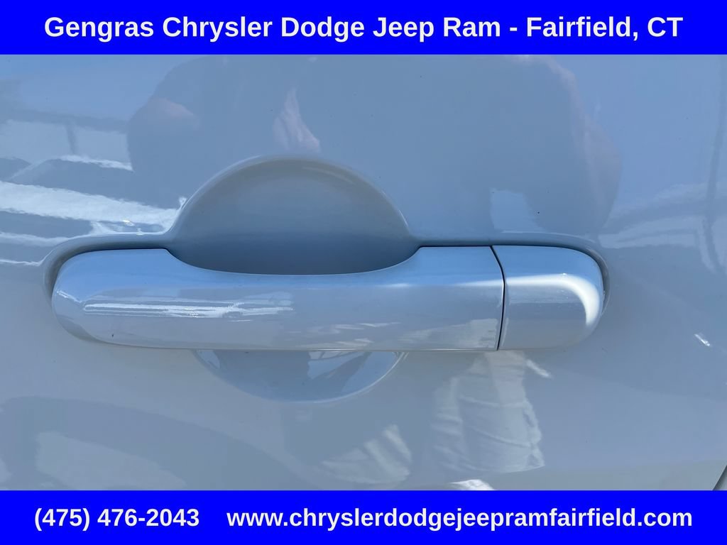 Used 2017 Jeep Renegade Altitude AWD/4WD image 30