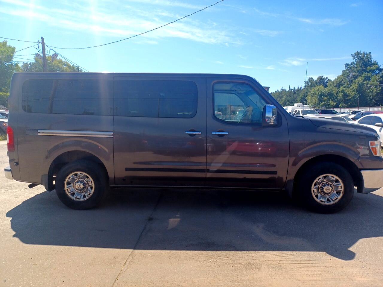 Used 2012 Nissan NV 3500 SL w/ Technology Pkg image 4