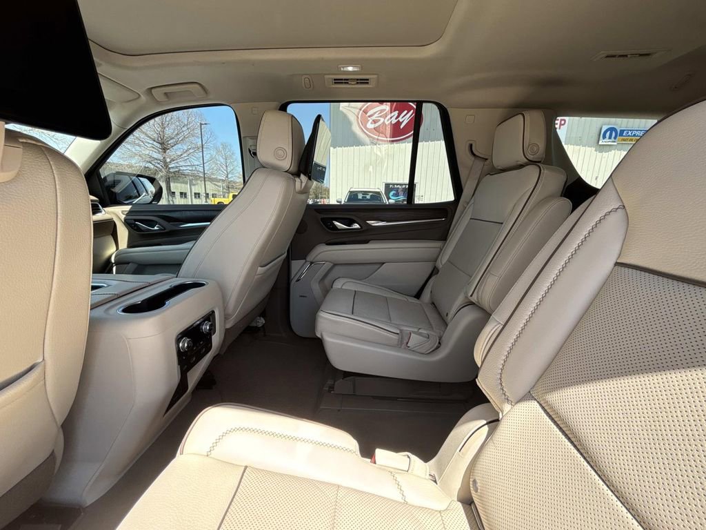 Used 2021 GMC Yukon Denali w/ Denali Premium Package image 11