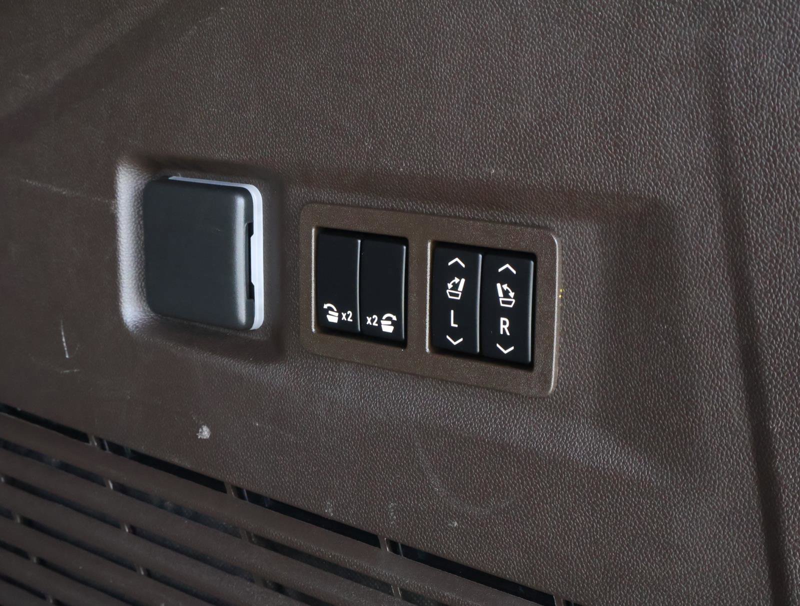 Used 2022 GMC Yukon Denali w/ Denali Ultimate Package image 27