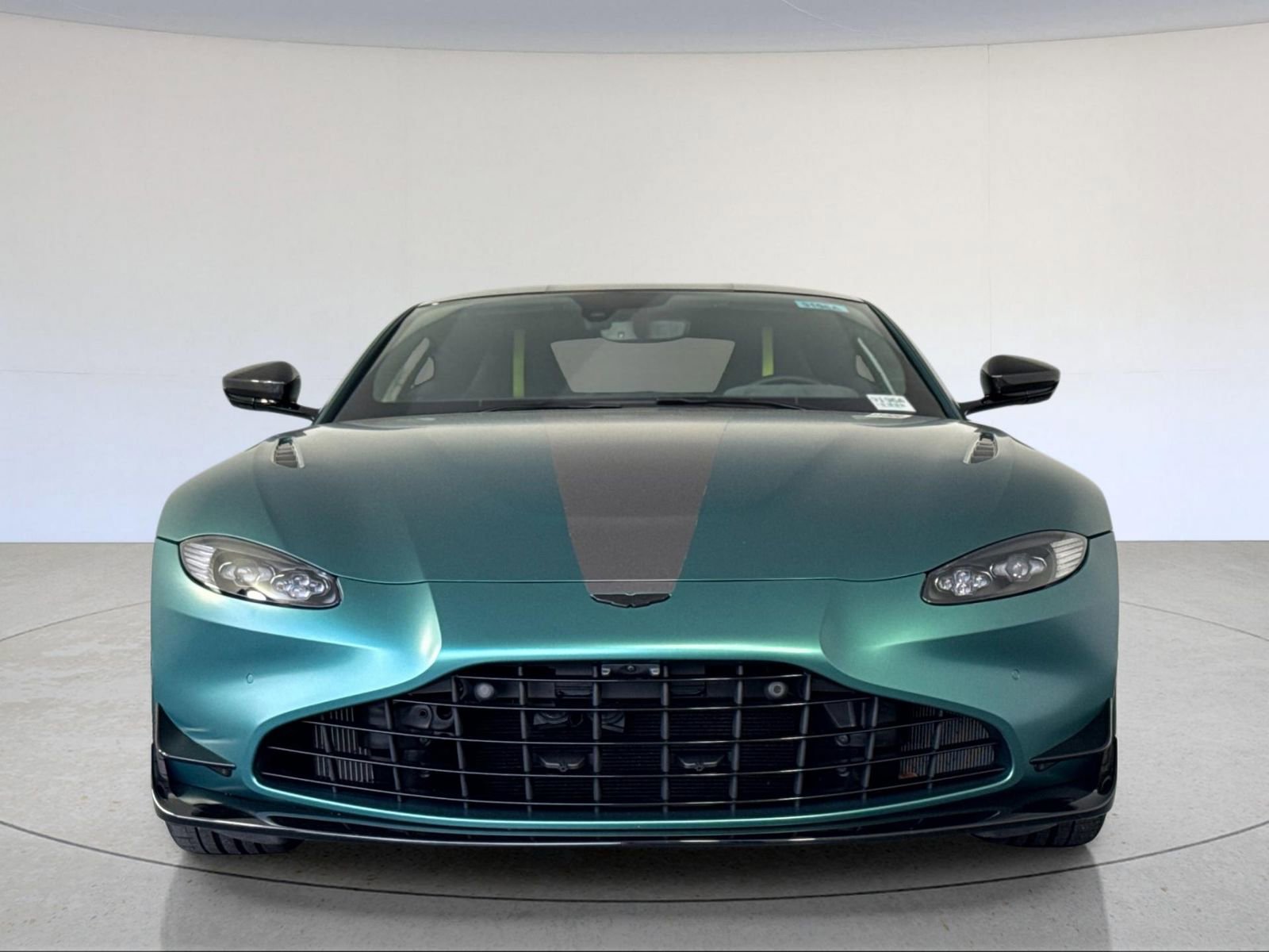 Used 2023 Aston Martin V8 Vantage Coupe RWD image 10