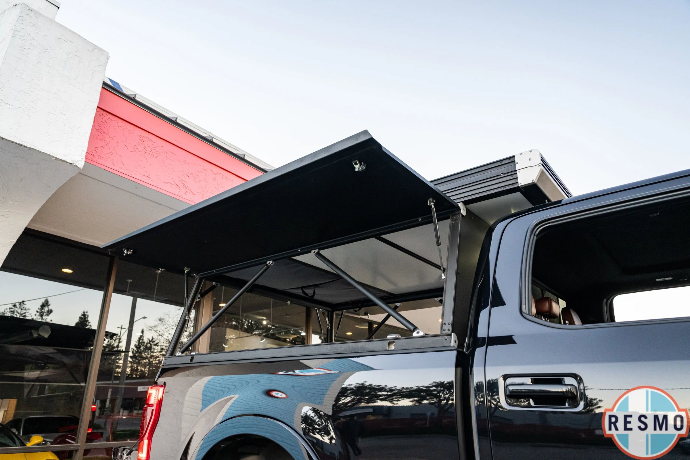 Used 2020 Ford F350 Platinum w/ Tremor Off-Road Package image 38