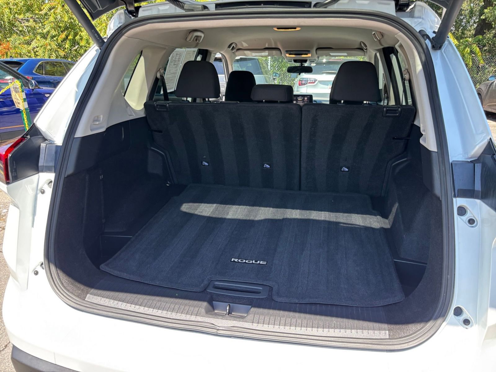 Used 2025 Nissan Rogue SV AWD/4WD image 33