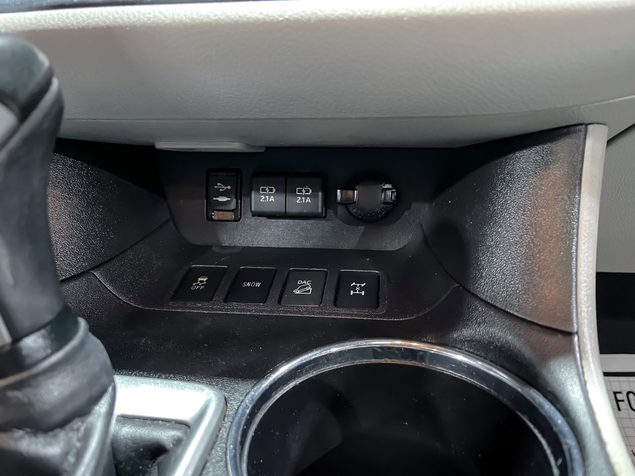 Used 2019 Toyota Highlander XLE image 27