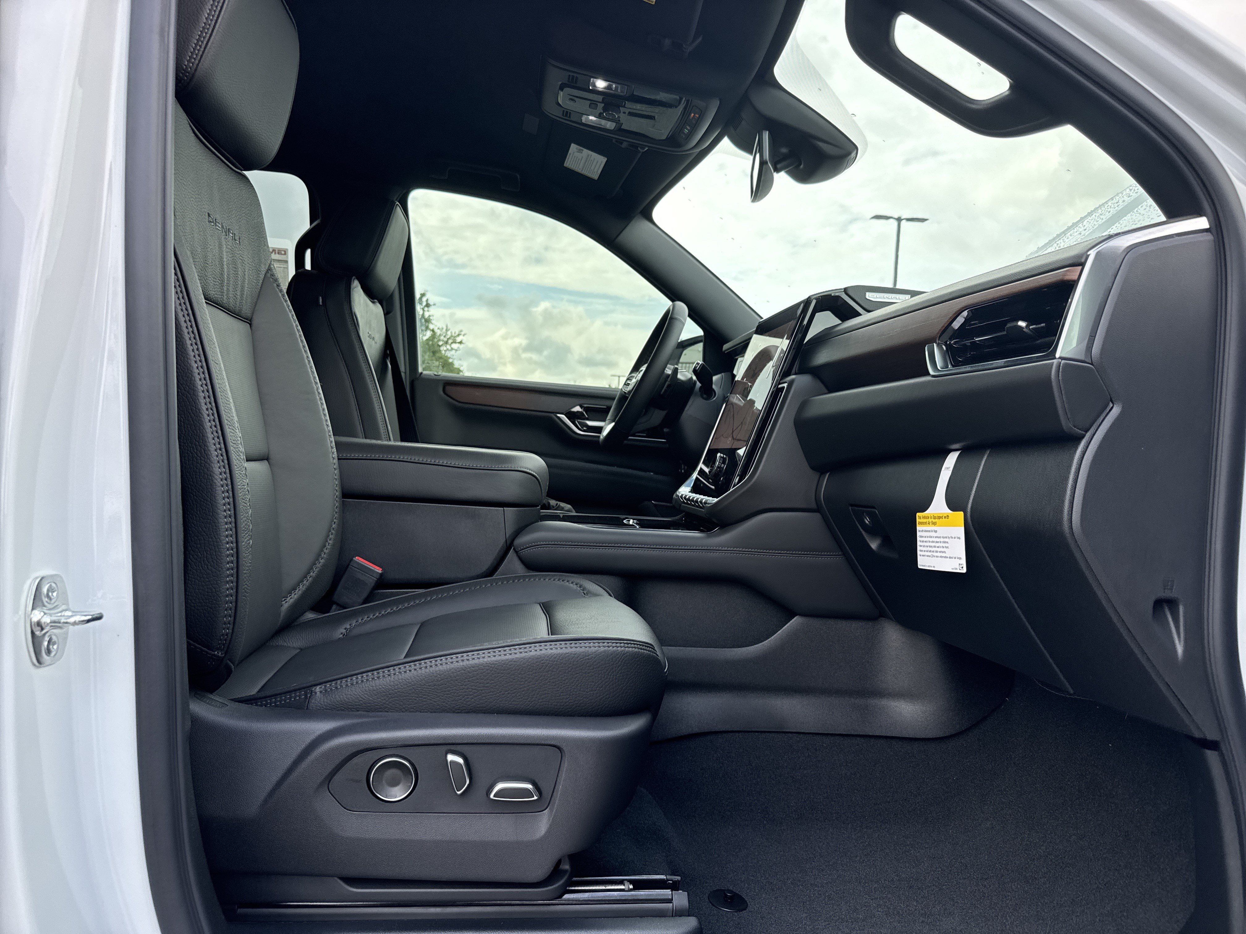New 2026 GMC Yukon XL Denali AWD/4WD image 30