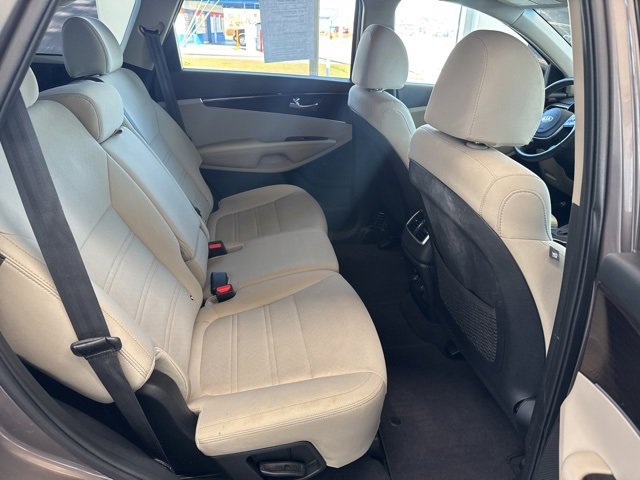 Used 2019 Kia Sorento LX w/ LX Convenience Package image 10