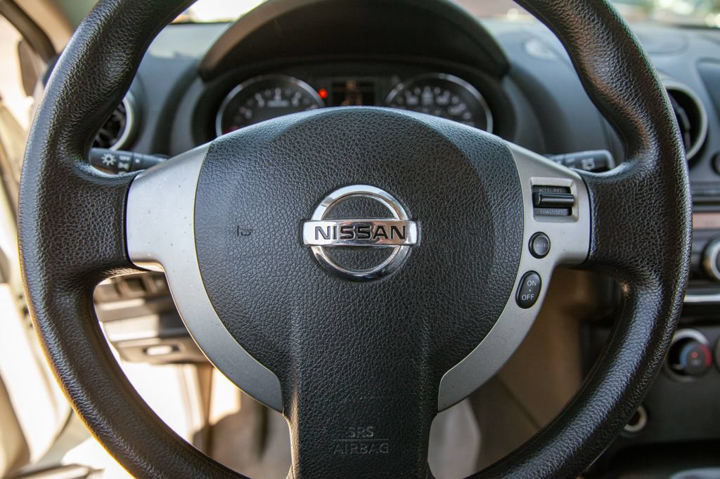 Used 2013 Nissan Rogue S FWD image 16