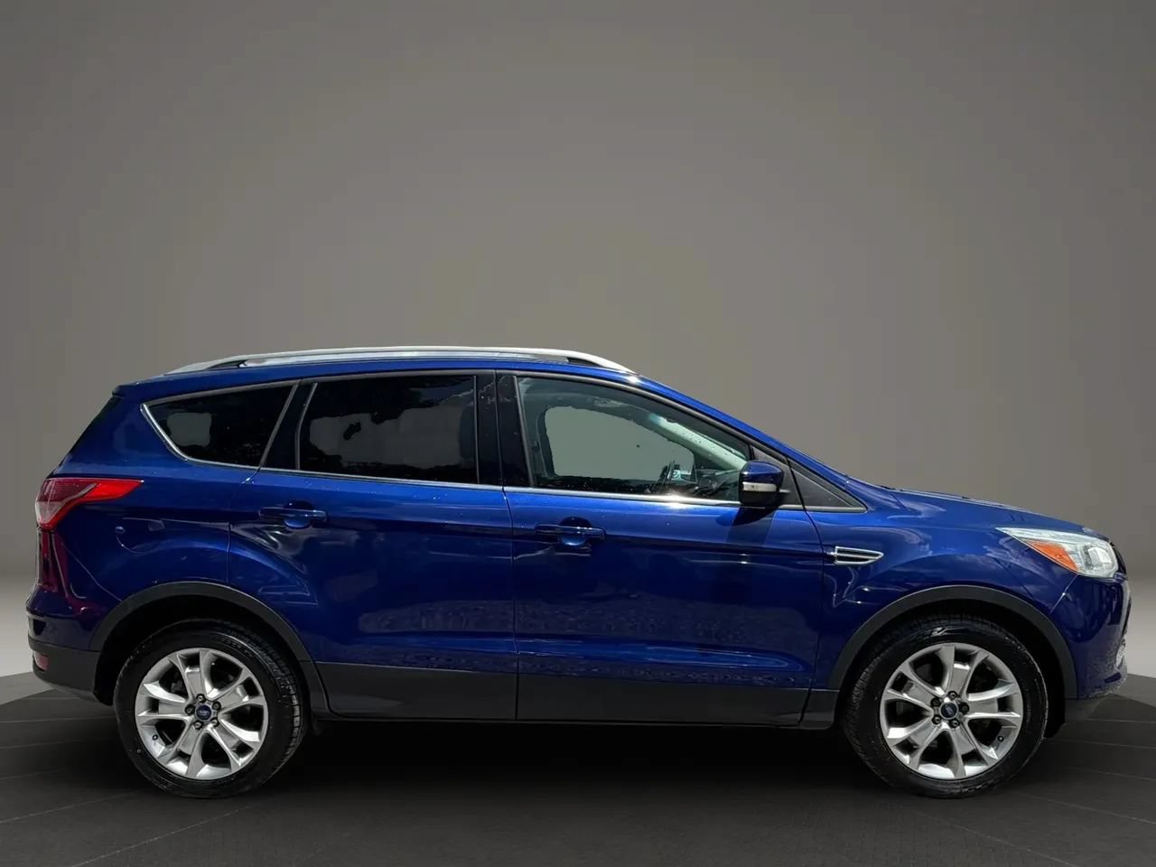 Used 2016 Ford Escape Titanium FWD image 9