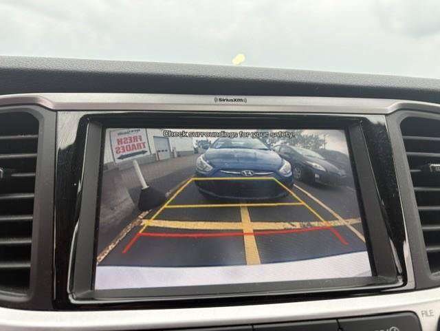 Used 2022 Hyundai Accent SEL FWD image 6