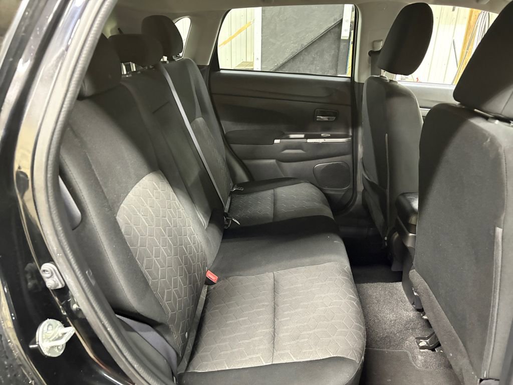 Used 2021 Mitsubishi Outlander Sport SE image 15