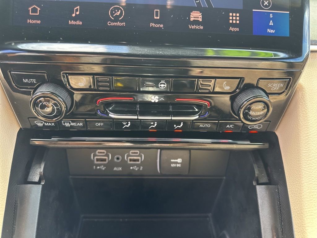 Used 2024 Jeep Grand Cherokee Limited image 19