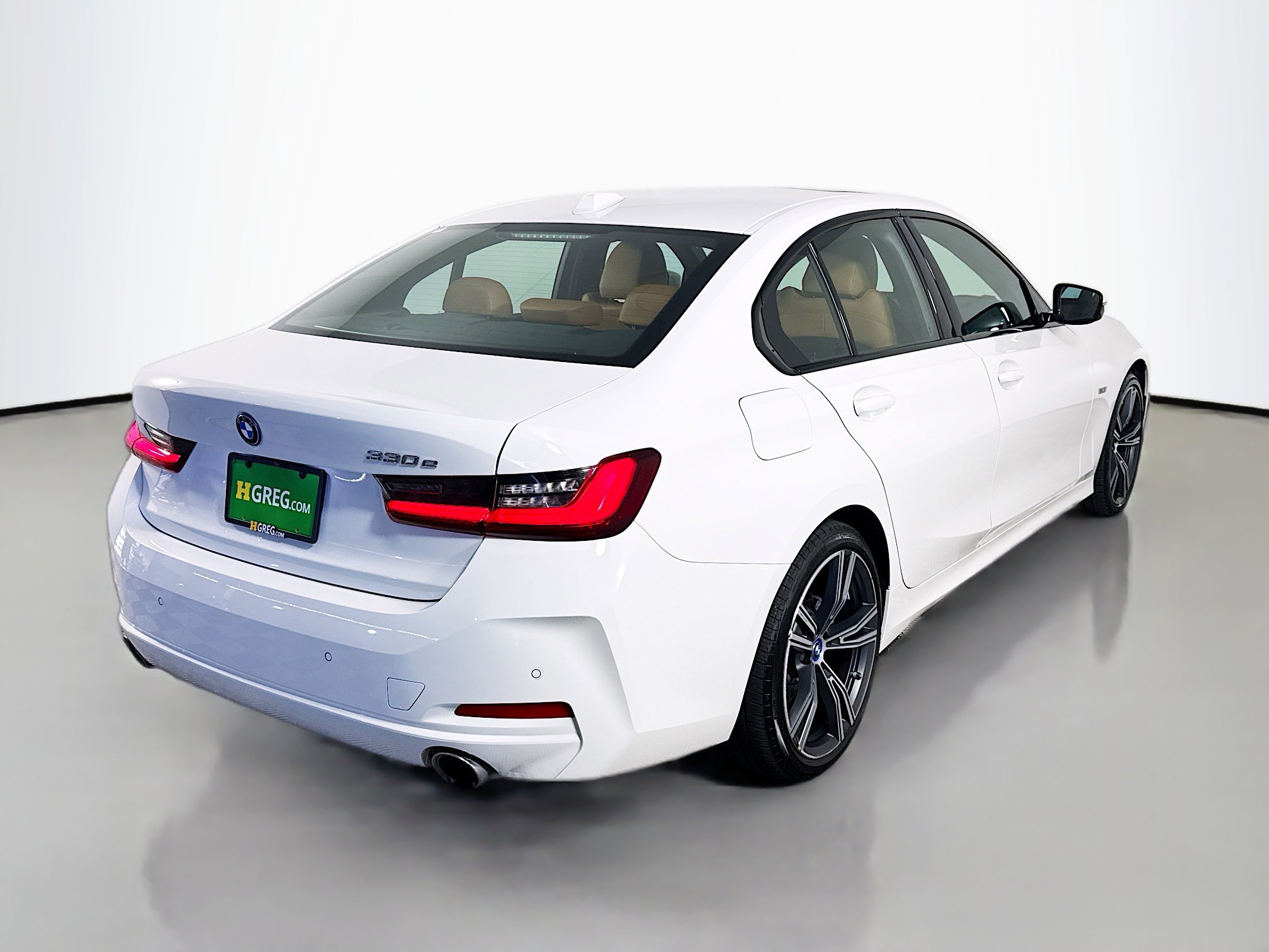 Used 2023 BMW 330e w/ Driving Assistance Package image 10