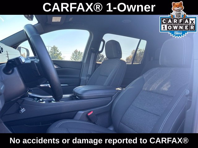 Used 2026 Chevrolet Traverse LT w/ Midnight/Sport Edition FWD image 2